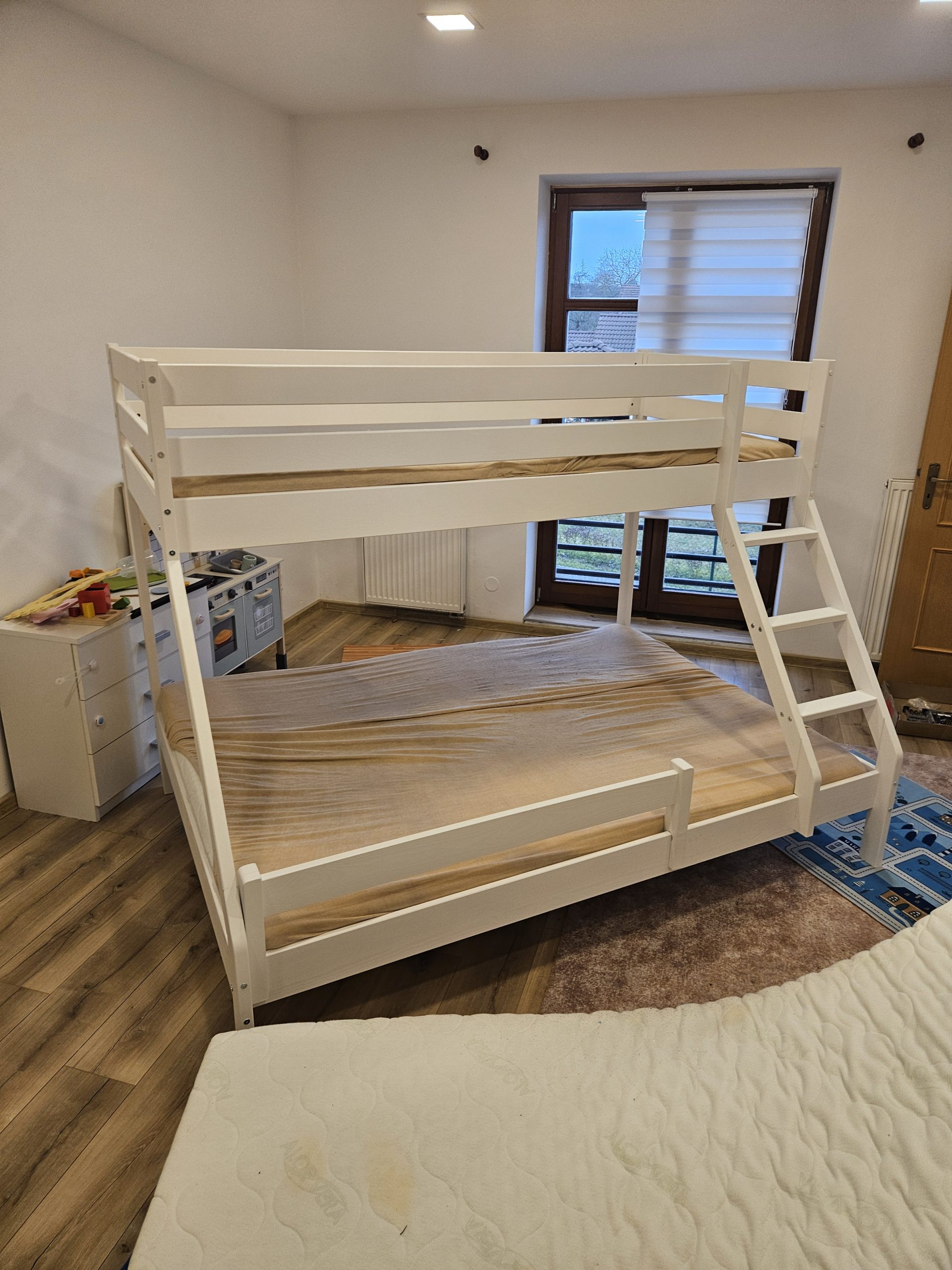 Složení velké patrové postele