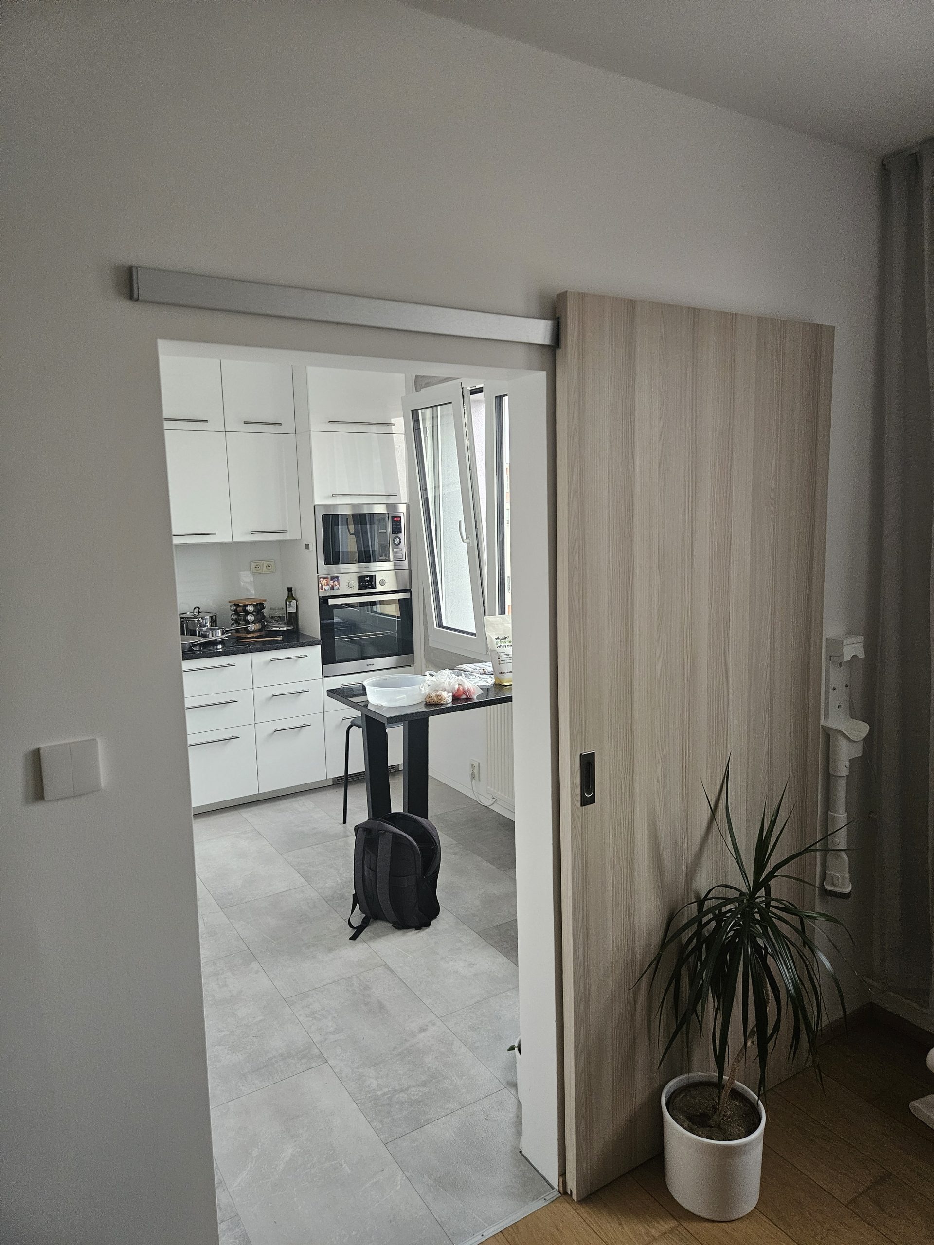 Oprava ukotvení dveří